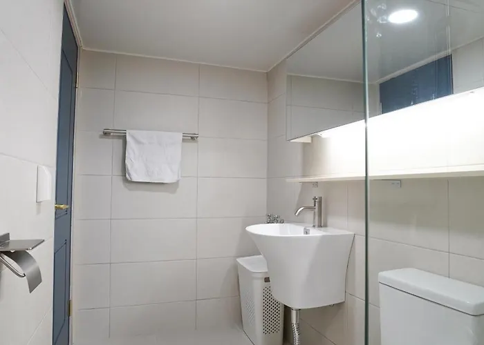 K-drama Stay, 5-min Walk To Yeonsinnae Station, Gtx-a 5 Min To Station, Gyeongbokgung, Hongdae, 명동 & Bukhansan, Goyang Sports Complex, Sleeps 6 Villa *