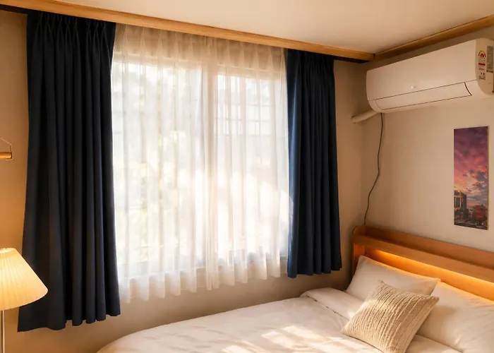 Villa K-drama Stay, 5-min Walk To Yeonsinnae Station, Gtx-a 5 Min To Station, Gyeongbokgung, Hongdae, 명동 & Bukhansan, Goyang Sports Complex, Sleeps 6 *